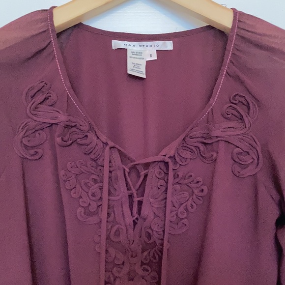 Women’s Blouse - Picture 2 of 3